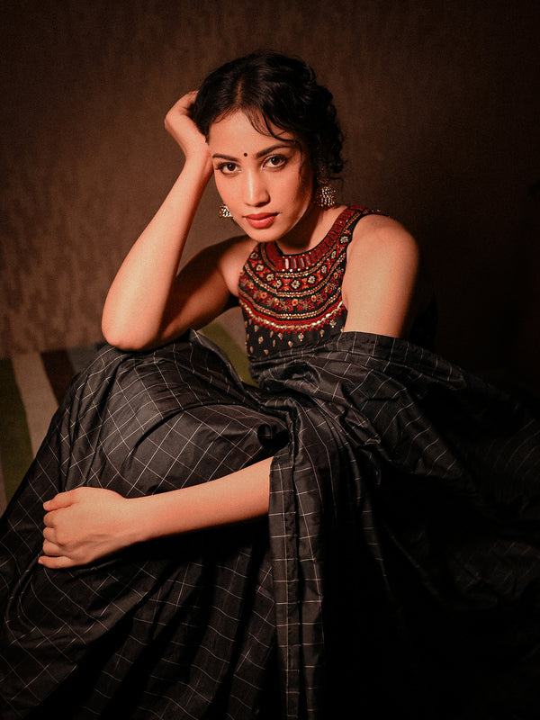A Black Katan Silk Banarasi Saree That Redefines Glamour