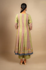 Pink and green Kali handloom top, shikargah appliqué work on the Daman, zari work near the neckline. Kota dupatta with print and cotton pant