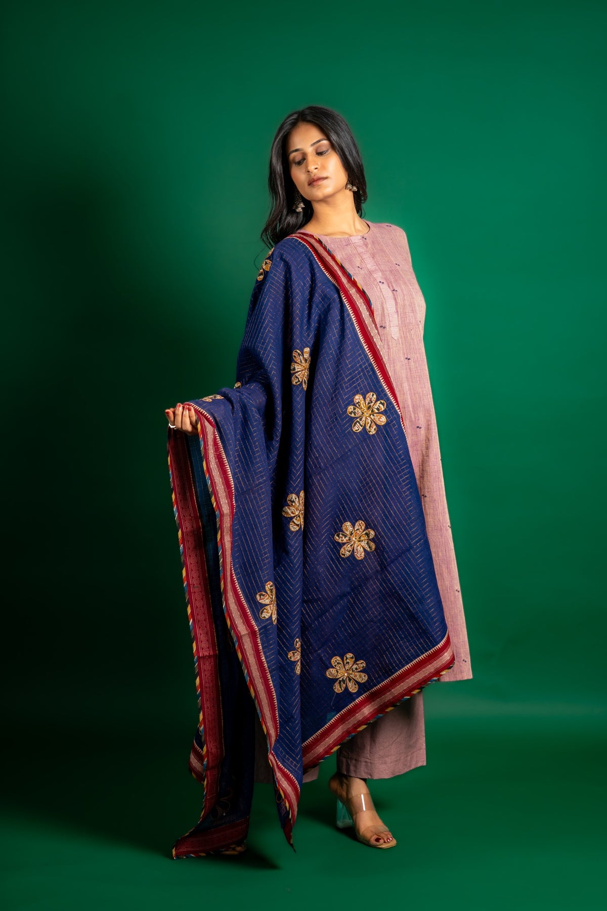 Onion shade panel top with detailing with kalamkari and thread work with nice blue chekes dupatta with patch work and cotton pant