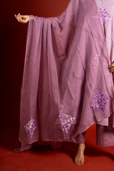 Lavender small checks handloom panel top with patch work on centre panel with same colour Kota dupatta with work and pant