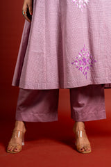 Lavender small checks handloom panel top with patch work on centre panel with same colour Kota dupatta with work and pant
