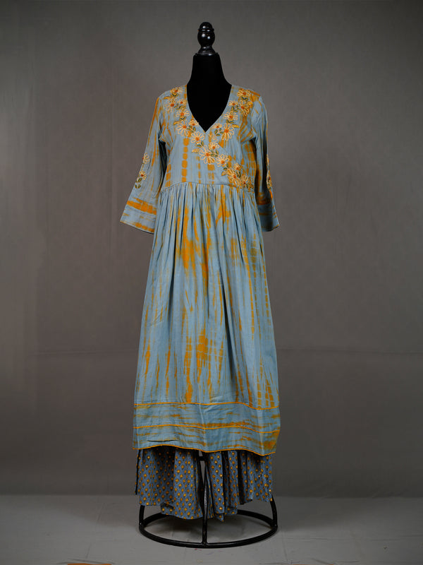 Grey Tie-and-Dye Kurti with Overlap Pattern, Thread Work and Pants