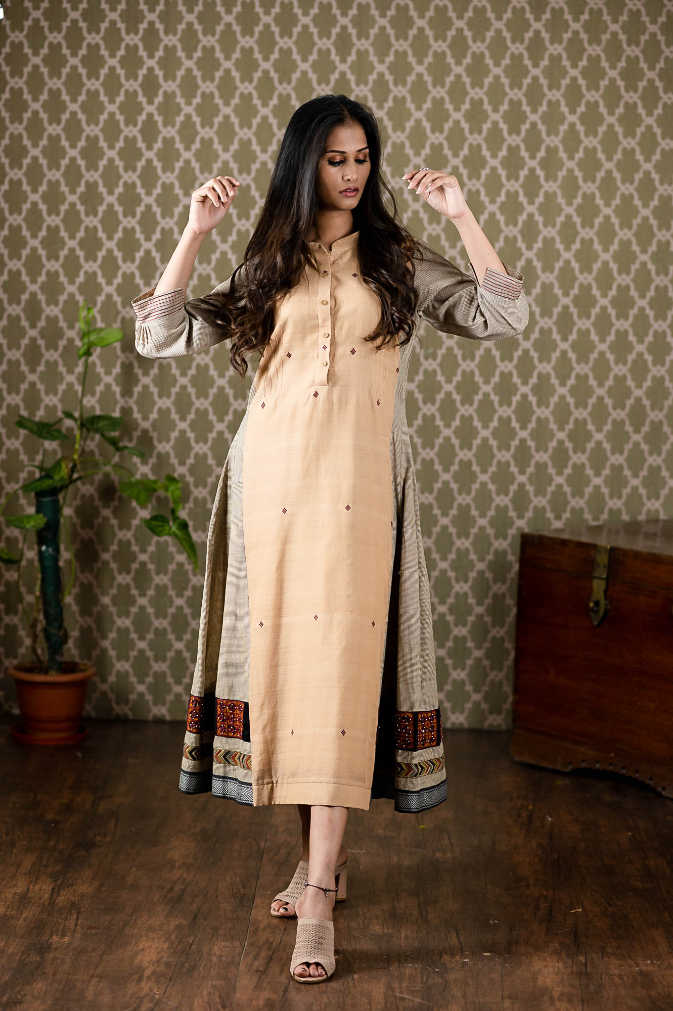 Kurtas: Buy Khadi Kurtas, Kaithari Kurtas, Cotton Kurta | Kurta designs  women, Khadi kurta, Dress mania