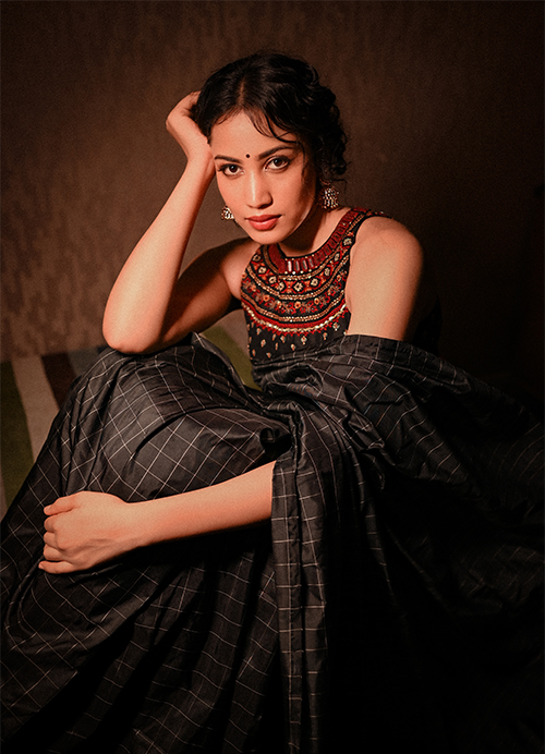 A Black Katan Silk Banarasi Saree That Redefines Glamour