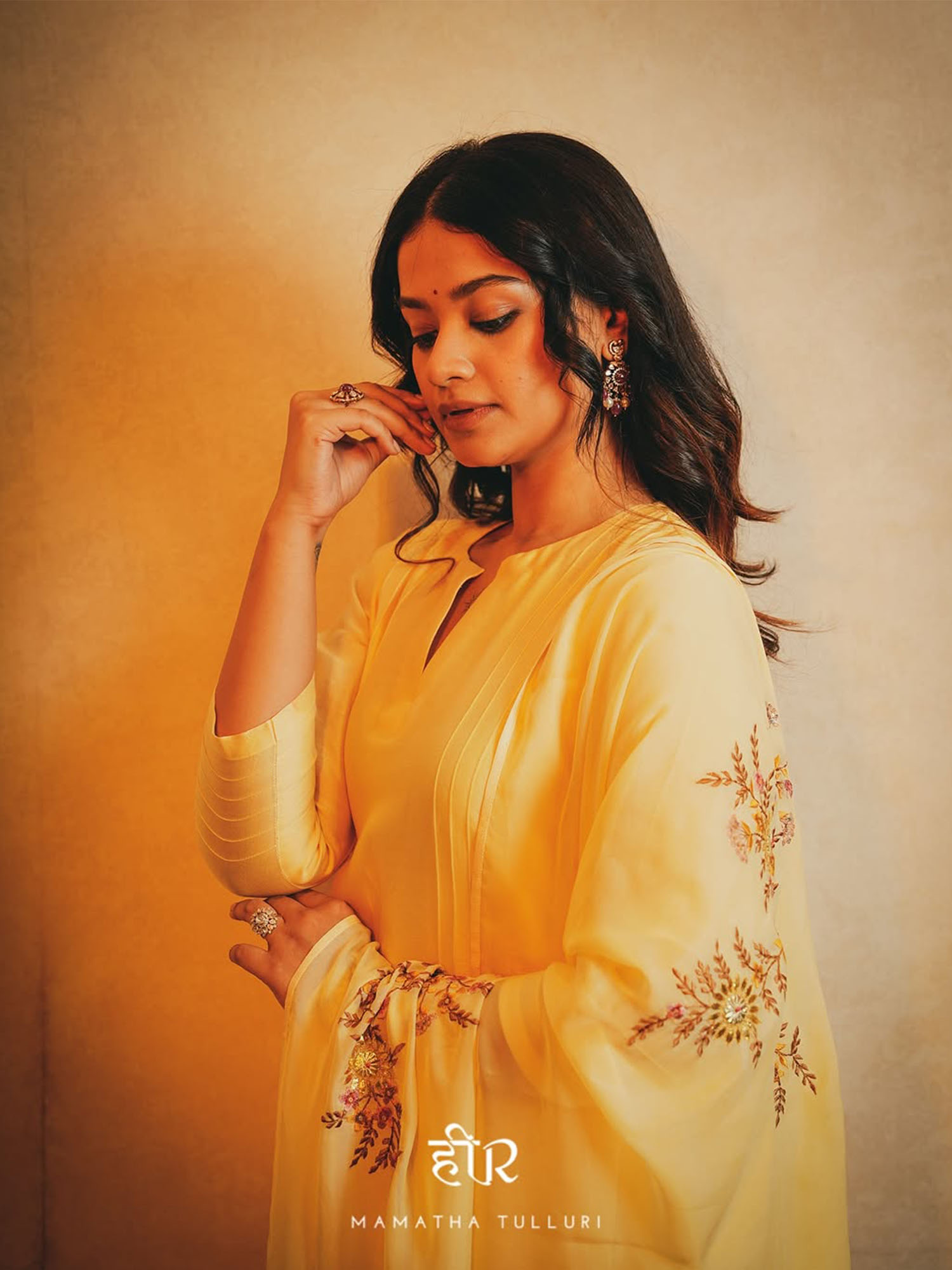 ROSHNI TOP
