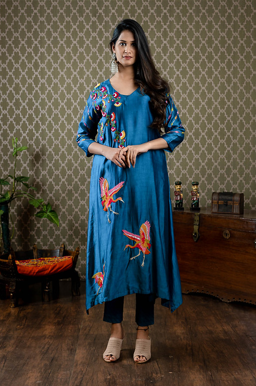 Mamatha Tulluris the designer studio  Kurtis kurtis and more kurtis  Own effortless style with these indispensable pieces that comfort you  amazingly from day to night  httpsmamathatulluricomclothingwomendresseskurtishtml      handlooms 